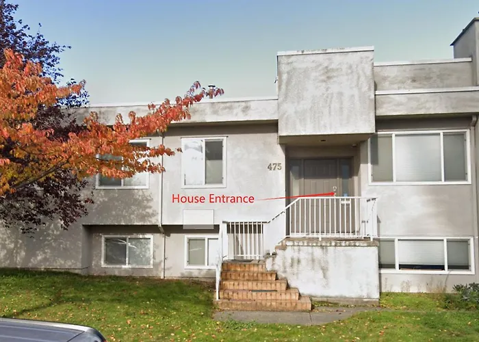 5 Mins Walk To Skytrain Station